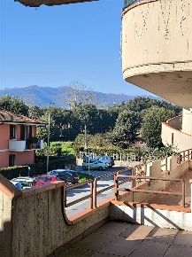 Foto Appartamento in via eugenio montale, Massa e Cozzile di 70 m²