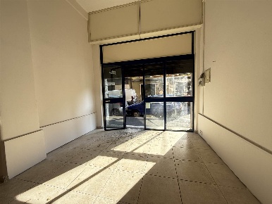 Foto Negozio in via canfora  103, Catania Province - Veneto di 50 m²