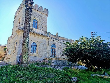 Foto Villa unifamiliare a Martina Franca di 168 m² con 10 locali in vendita