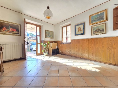 Foto Case semi ndipendenti a Camaiore Camaiore Paese di 75 m² con 8 locali