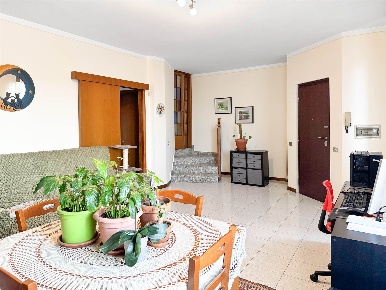 Foto Villa a schiera a Inveruno Centro di 128 m² con 4 locali in vendita