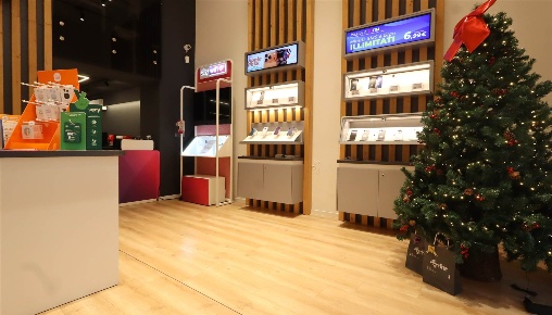 Foto Negozio in CORSO ALDO MORO  156, Santa Maria Capua Vetere di 110 m²