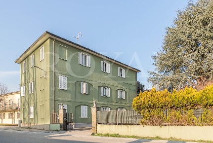 Foto Appartamento in via Achille Grandi  143, Arcore Centro di 93 m²