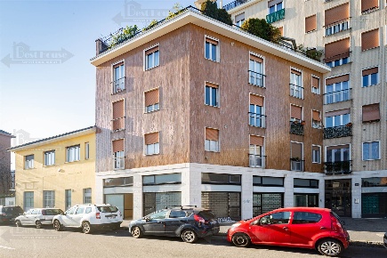 Foto Negozio in via Giulietti  18, Milano Crescenzago di 70 m² con 2 locali