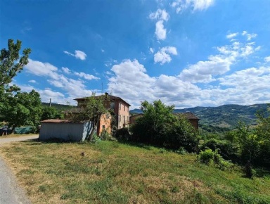 Foto Rustico a Prignano sulla Secchia di 344 m² con 12 locali in vendita