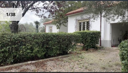 Foto Villa unifamiliare a Sutri di 220 m² con 6 locali in affitto