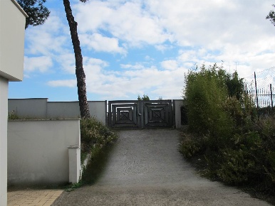 Foto Garage in Via Della Valle dei Fontanili 192, Roma Torresina di 425 m²