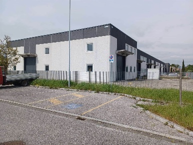Foto Capannone industriale a Serravalle Pistoiese di 4120 m² in affitto