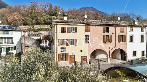 Foto Rustico in Via Chignola 100, Caprino Veronese Boi di 125 m² in vendita