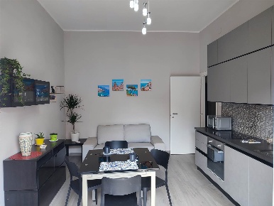 Foto Appartamento in Via Carmine 60, Salerno Carmine di 65 m² con 3 locali