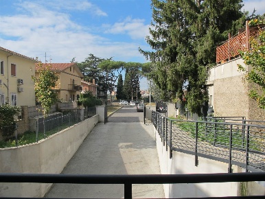 Foto Garage a Roma Torresina di 260 m² con 1 locali in vendita