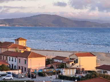 Foto Appartamento a Follonica Centro di 45 m² con 2 locali in vendita