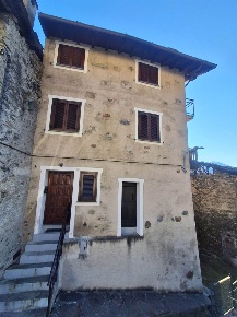 Foto Appartamento in Via Piedo  53, Tresivio Centro di 70 m² con 5 locali