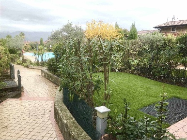 Foto Appartamento a Polpenazze del Garda Centro di 70 m² con 3 locali