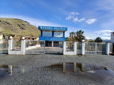 Foto Negozio in Via Marinella di Cavallo, Amantea di 600 m² con 3 locali