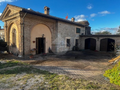 Foto Casa indipendente in Via Flaminia Sud, Gualdo Tadino di 150 m²