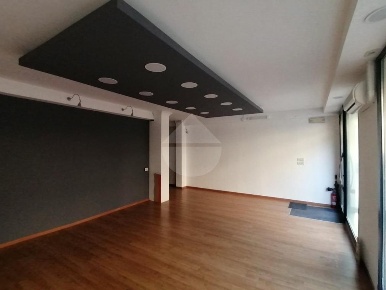 Foto Negozio in Via Nazario Sauro, San Donà di Piave di 70 m² con 3 locali