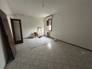 Foto Appartamento in -, Fucecchio di 97 m² con 6 locali in vendita