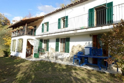 Foto Rustico in Frazione Valdivilla, Santo Stefano Belbo Valdivilla