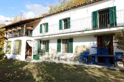 Foto Rustico in Frazione Valdivilla, Santo Stefano Belbo Valdivilla