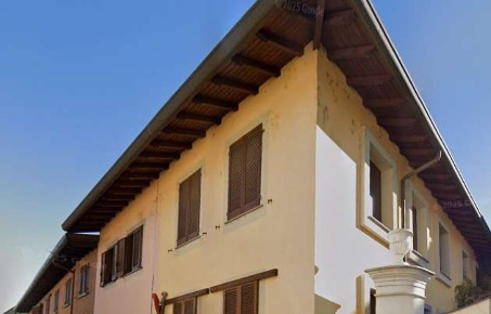 Foto Villa a schiera in Via Guglielmo Marconi, Buscate di 119 m² all'asta