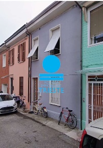 Foto Appartamento a Pesaro di 193 m² con 7 locali in vendita