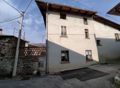 Foto Appartamento in Via Garibaldi, Torreano Prestento di 110 m² all'asta
