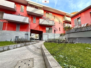Foto Appartamento in via AMBROGIO FIGINO, Milano Certosa di 50 m²