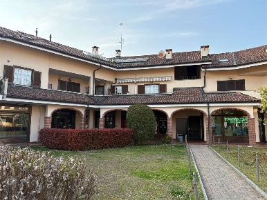 Foto Negozio in VIA ALPIGNANO, Caselette Centro di 20 m² con 1 locali