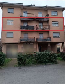 Foto Appartamento in Via Tre Venezie, Meda di 99 m² con 5 locali all'asta