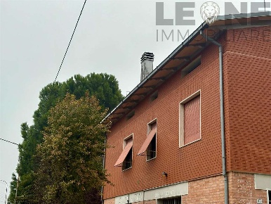 Foto Villa bifamiliare a Spilamberto di 200 m² con 13 locali in vendita