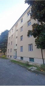 Foto Appartamento in Via L. Galvani, Cusano Milanino di 85 m² con 5 locali