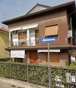 Foto Appartamento in Via Padova, Cesano Maderno di 124 m² con 6 locali