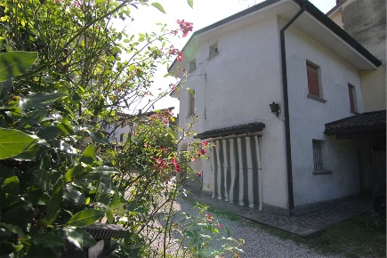 Foto Appartamento in via larga, Scandiano San Ruffino di 90 m² con 3 locali