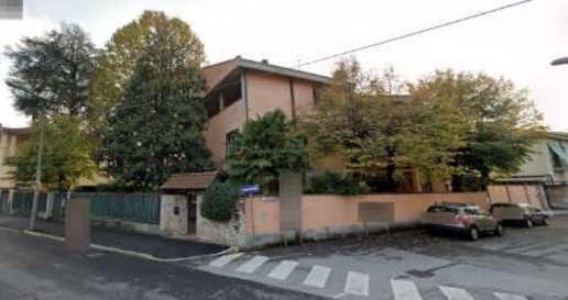 Foto Appartamento in Via Puccini, Brugherio Centro di 127 m² con 6 locali
