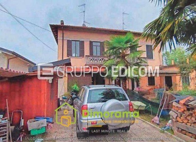 Foto Appartamento in Via Piave 6/e, Sesto Calende Centro di 79 m² all'asta