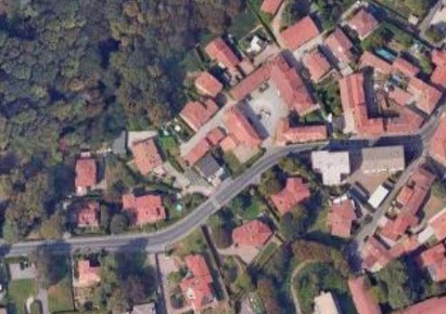 Foto Appartamento in Via Lambro, Lesmo di 93 m² con 6 locali all'asta