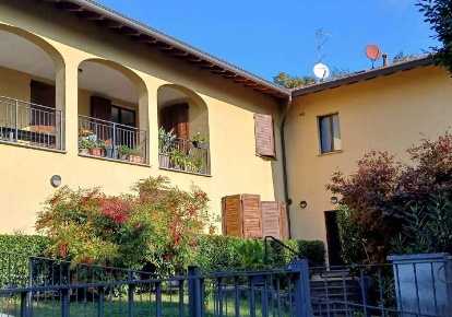 Foto Appartamento in Via Montegrappa, Cabiate di 72 m² con 4 locali