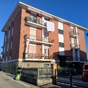 Foto Appartamento in Via Bodoni  1, Chieri Semicentro di 80 m² in vendita