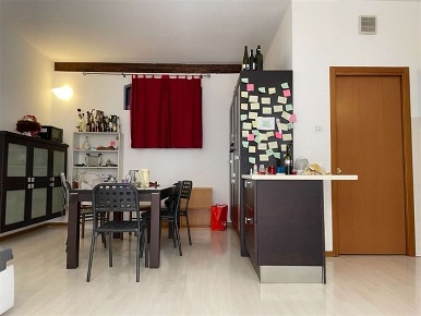 Foto Appartamento in vicolo benassuti, Trento Centro Storico di 95 m²