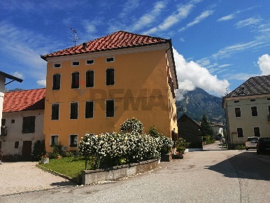 Foto Case semi ndipendenti a Alpago Garna Villa di 300 m² con 10 locali