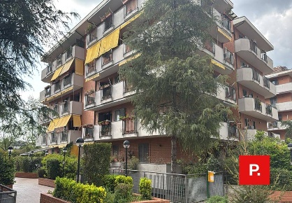 Foto Appartamento in Via Paul Harris, Caserta di 130 m² con 5 locali