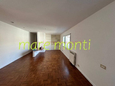 Foto Appartamento in via dei cassari, Savona Centro Storico di 70 m²
