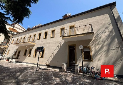 Foto Appartamento in corso Giannone, Caserta Corso Trieste di 230 m²