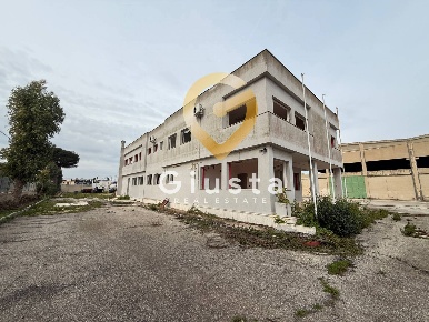Foto Capannone industriale in Via  Giovanni Battista Amici, Brindisi