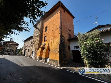 Foto Casa indipendente in VIA DON LUIGI MONTI, Credaro Centro di 322 m²