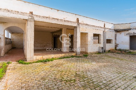 Foto Case semi ndipendenti in Via della Vetrana, Manduria Torre Columena