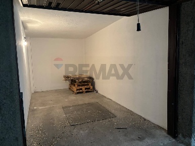 Foto Box in via Togliatti, Rho Mazzo - Pantanedo di 14 m² con 1 locali