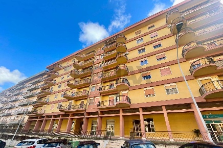 Foto Locale commerciale a Caltanissetta Centro di 89 m² con 1 locali