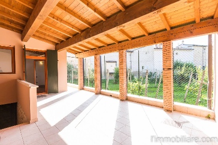 Foto Appartamento in Via Gazzo, Verona Avesa di 91 m² con 3 locali